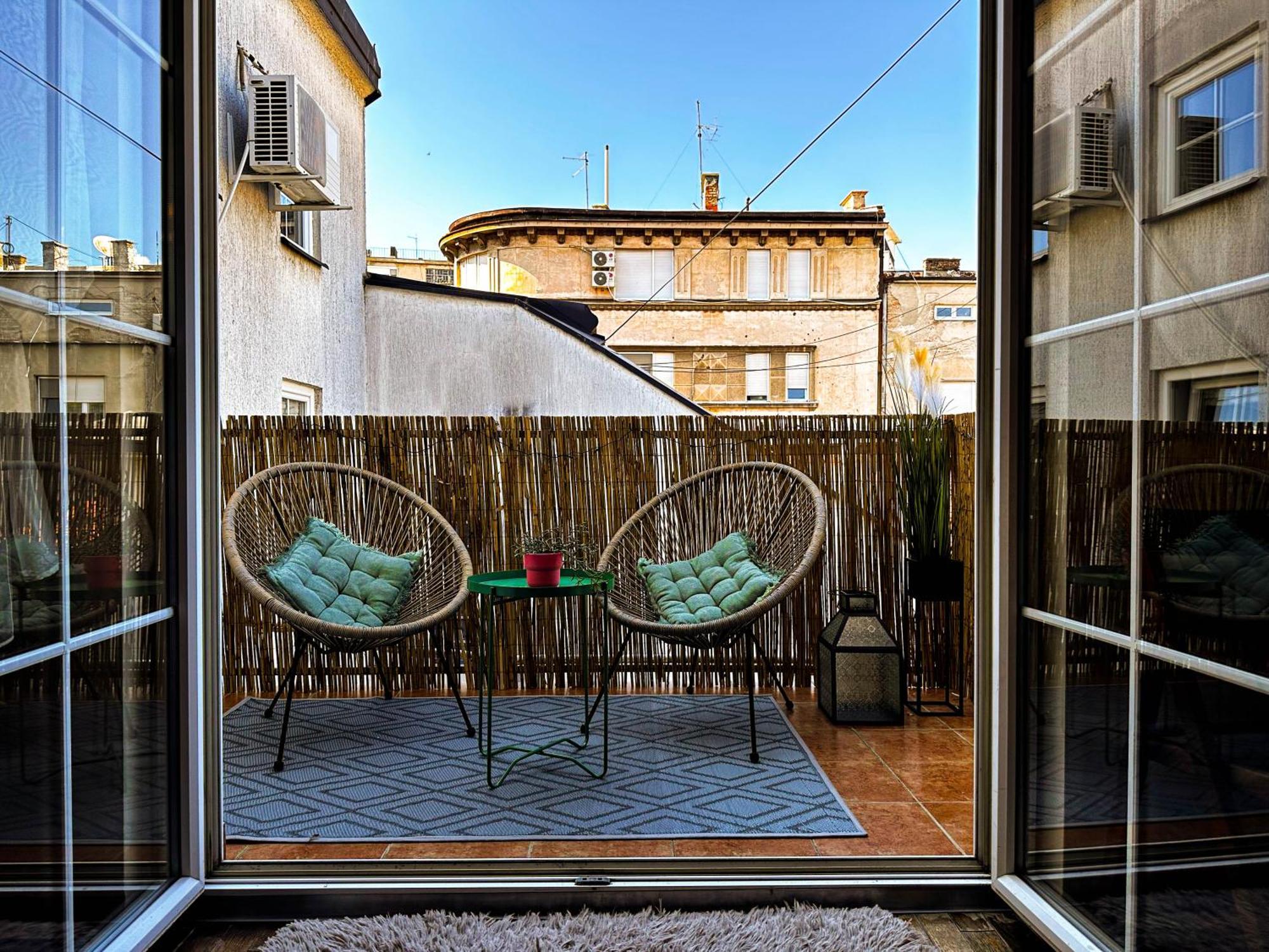 Family Penthouse Old Town Heart Renovated Apartman Belgrád Kültér fotó